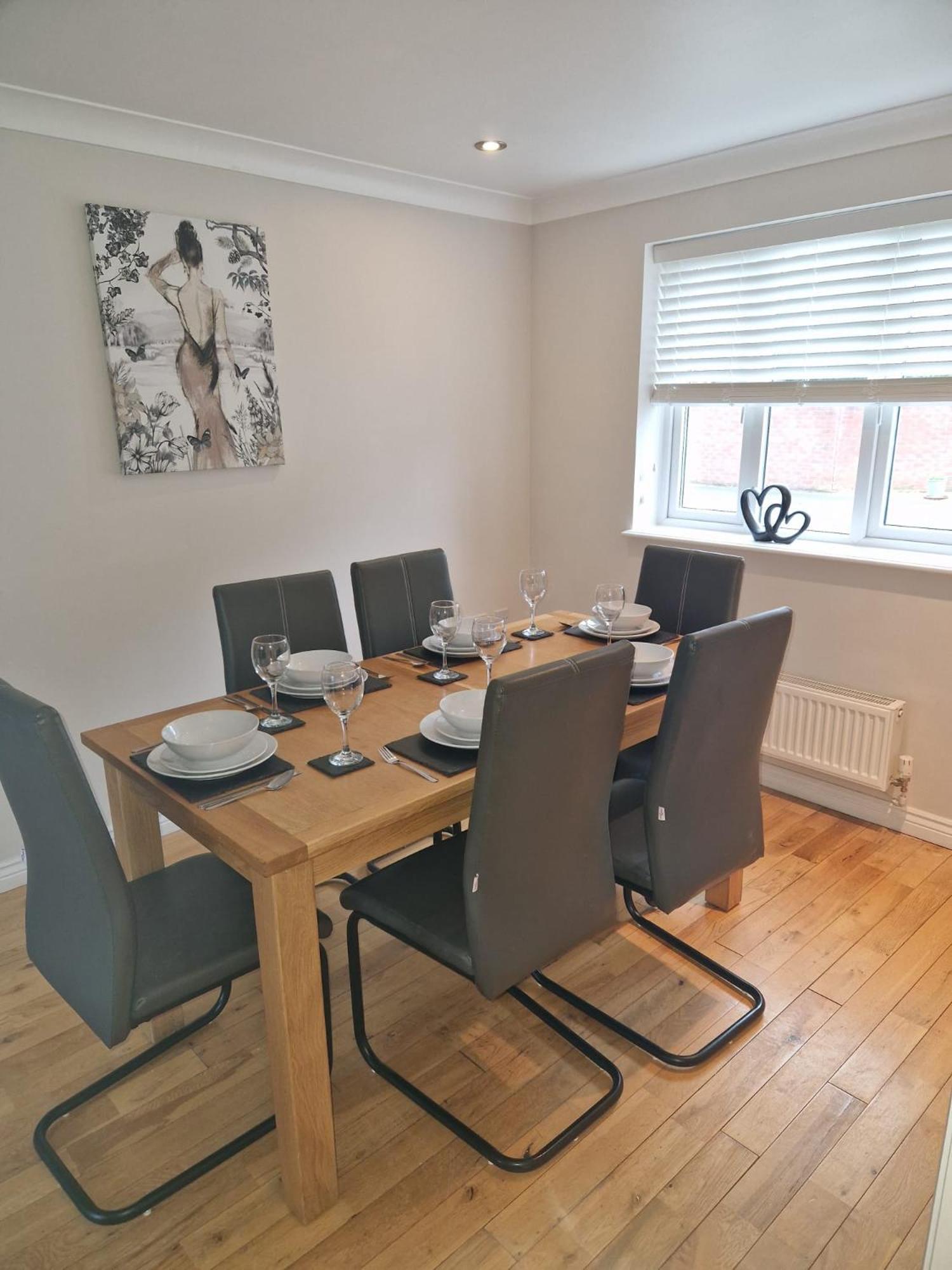 Hereford - Finch House - Modern 4 Bedroom House Located In South Hereford, Dog Friendly With Nearby Countryside, Pool Table, Sleeps Up To 10 Guests - Hosted By Rentmyhouse Bagian luar foto