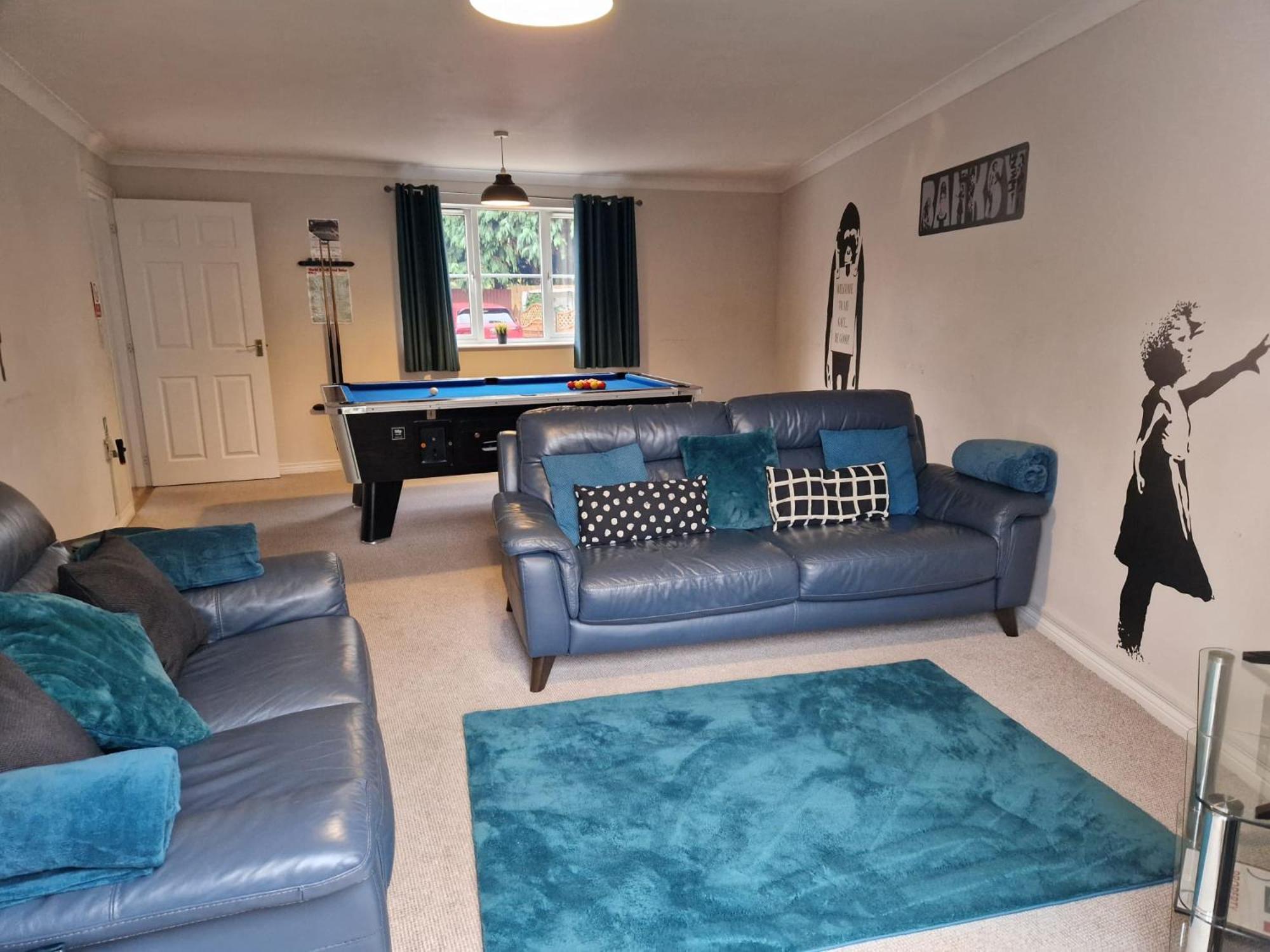 Hereford - Finch House - Modern 4 Bedroom House Located In South Hereford, Dog Friendly With Nearby Countryside, Pool Table, Sleeps Up To 10 Guests - Hosted By Rentmyhouse Bagian luar foto