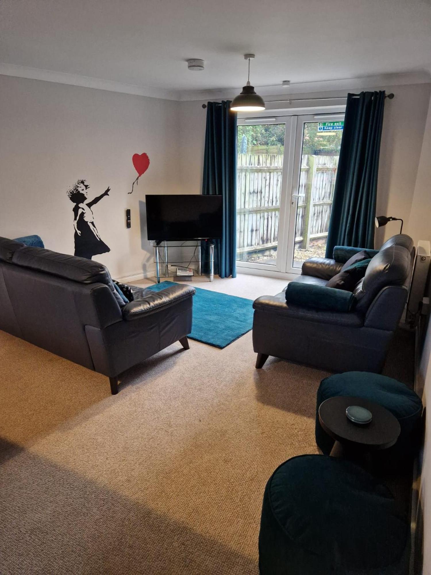 Hereford - Finch House - Modern 4 Bedroom House Located In South Hereford, Dog Friendly With Nearby Countryside, Pool Table, Sleeps Up To 10 Guests - Hosted By Rentmyhouse Bagian luar foto