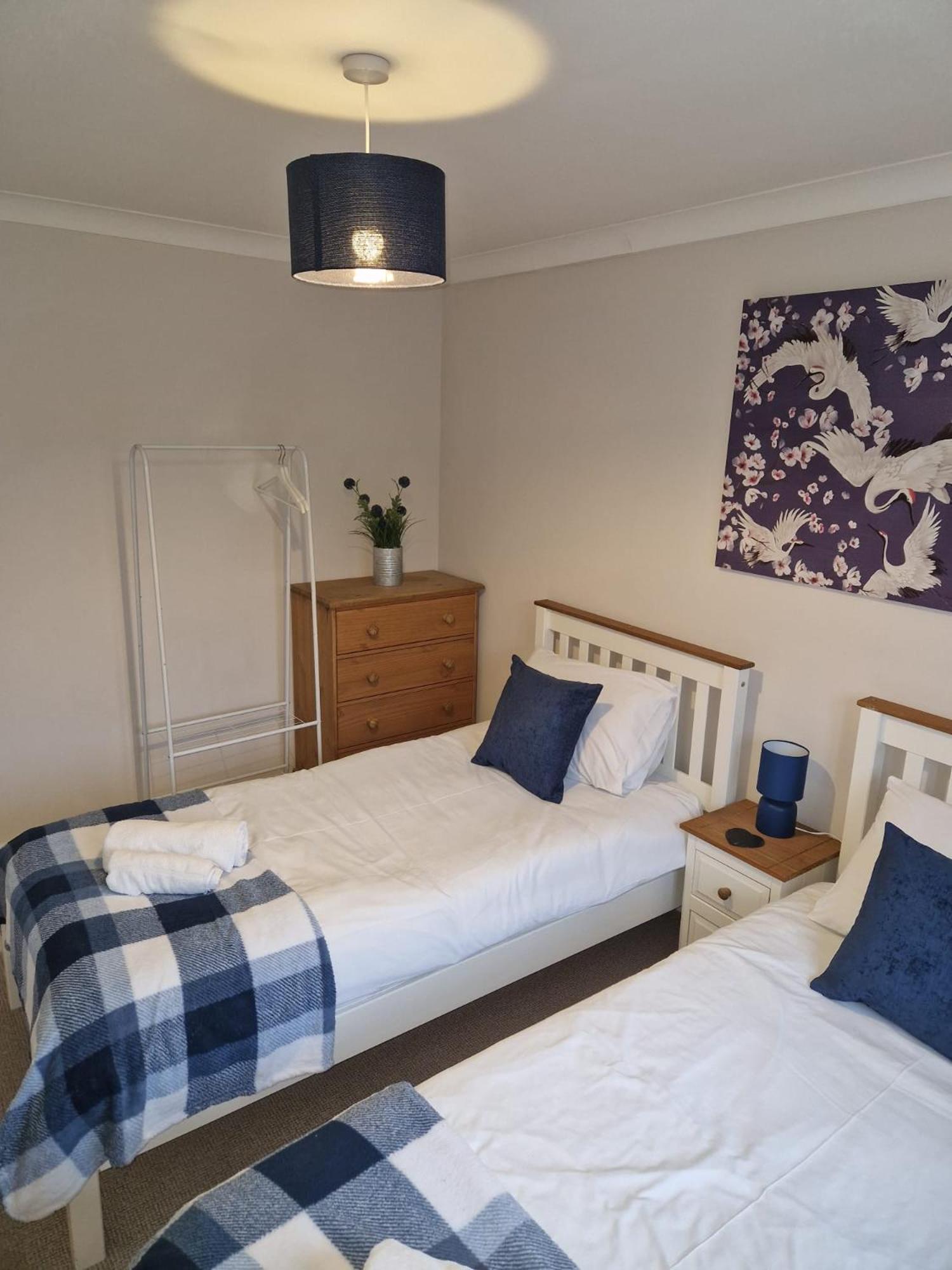 Hereford - Finch House - Modern 4 Bedroom House Located In South Hereford, Dog Friendly With Nearby Countryside, Pool Table, Sleeps Up To 10 Guests - Hosted By Rentmyhouse Bagian luar foto